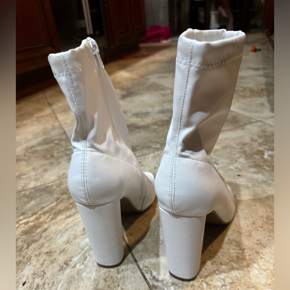 White Peep Toe Chunky Heels Women’s  Size 9